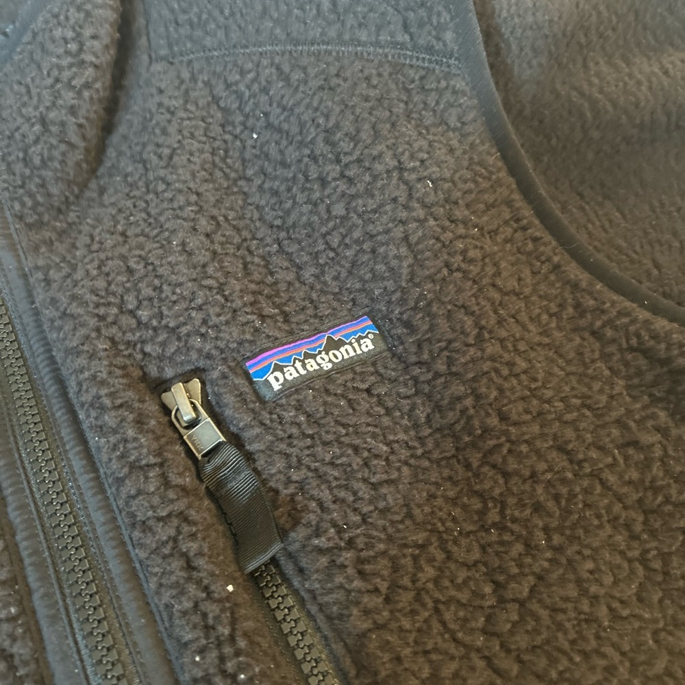 Patagonia Men's Black Fleece Vest - Picture 7 of 9